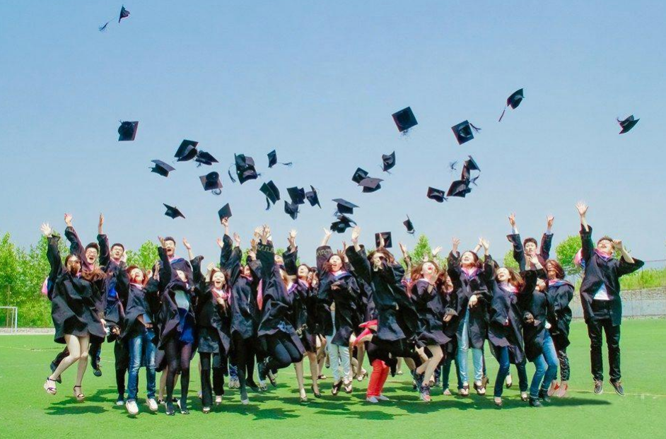 学校宣传片制作的作用和意义?(图1) 学校宣传片拍摄